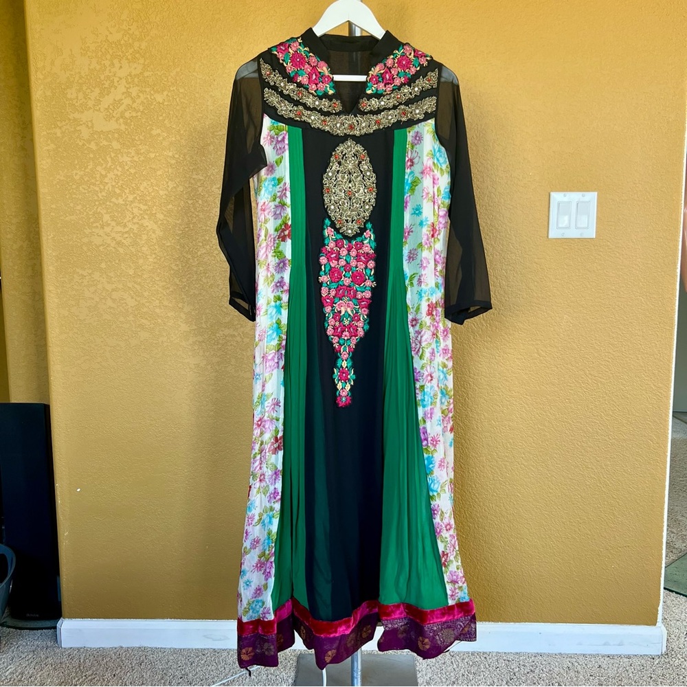 VTG. STUNNING Folk Boho Embroidered Handmade Dress - Picture 2 of 14